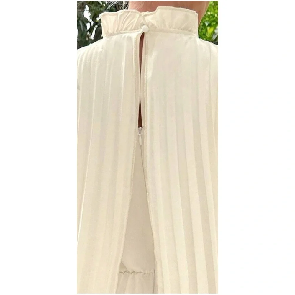 Boho Frill Neck Pleated Sleeveless Romper - Picture 3 of 4